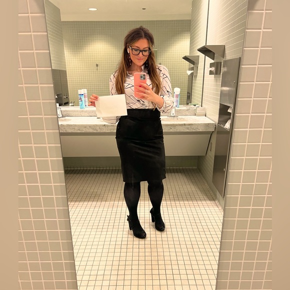 Meet your Posher, Amber - Picture 1 of 1